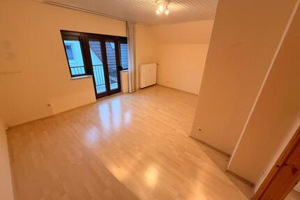 Charmante Maisonette-Wohnung mit Balkon, eigenem Hauseingang - Langwedel