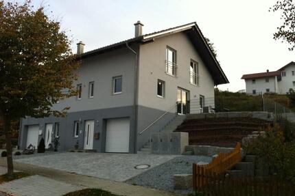 Doppelhaushälfte zu vermieten - 1.300,00&nbsp;EUR Kaltmiete, ca.&nbsp; 125,00&nbsp;m&sup2; in Viechtach (PLZ: 94234)