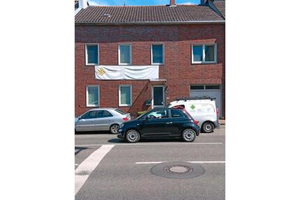geräumiges Zweifamilienhaus - 290.000,00&nbsp;EUR Kaufpreis, ca.&nbsp; 140,00&nbsp;m&sup2; in Würselen (PLZ: 52146)