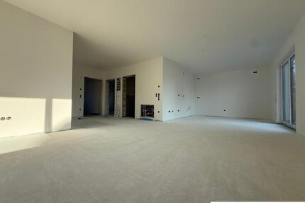 Helle Neubauwohnung im 1. Obergeschoss mit großzügigem Balkon in Schwarzenfeld zu vermieten