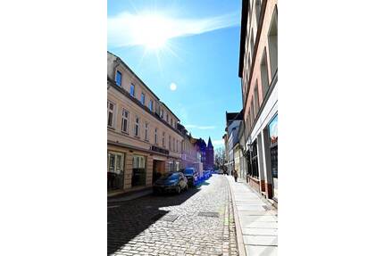 Mitten in der Stralsunder Altstadt - 2 Mehrfamilienhäuser mit Ausbaupotential