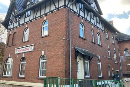 Wohngebäude in Naumburg - 199.000,00&nbsp;EUR Kaufpreis, ca.&nbsp; 390,00&nbsp;m&sup2;&nbsp;Wohnfl&auml;che in Naumburg (PLZ: 06618)