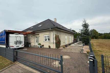 Haus zum Kaufen in Bohmte 450.000,00 € 225 m²