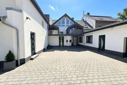 Haus zum Kaufen in Dormagen 1.349.000,00 € 365 m²