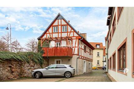 Modernes Familiennest in Grimmas Altstadt: 5 Zimmer, Maisonette-Stil und sonniger Südbalkon