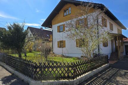 Mehrfamilienhaus inkl. 3 separaten Wohneinheiten (79 kWhm²) - Taufkirchen (Vils)