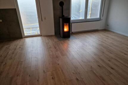 HausDoppelhaushälfte - 1.500,00&nbsp;EUR Kaltmiete, ca.&nbsp; 125,00&nbsp;m&sup2; in Reichshof (PLZ: 51580)