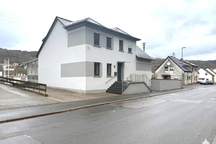 Attraktives und modernisiertes Einfamilienhaus mit Einliegerwohnung - Idar-Oberstein