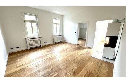 Wunderschöne, kernsanierte 3,5-Zimmer-Wohnung mit Einbauküche, Kaminofen & 3m hohen Decken - Ilmenau