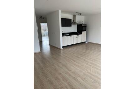 Helle 3 Zimmer Wohnung *neu renoviert*! - Eging am See