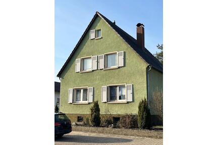 Freistehendes Zweifamilienhaus mit Grundstück in Liedolsheim - Dettenheim