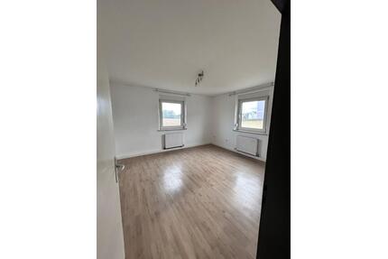 2-Zimmer-Erdgeschosswohnung mit Gartenmitnutzung – Garage optiona - Schwandorf