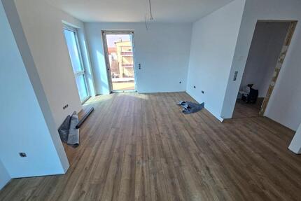 ERSTBEZUG - Exklusive 2- Zimmerwohnung |Balkon| Aufzug | Tageslichtbad mit Walk- In- Dusche - Magdeburg Alte Neustadt