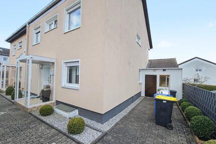 DHH mit Kamin, Garage & Terrasse in ruhiger Lage – ohne Provision - Kirchberg (Hunsrück)