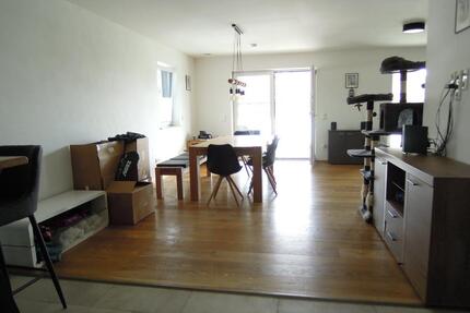 4 Zimmer Wohnung mit Balkon und Garage, Zentral in Winhöring