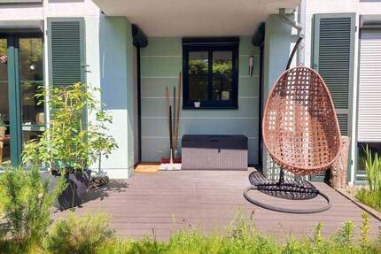 Schöne 2-Zimmer-Erdgeschosswohnung mit Terrasse und eigenem Garten in Riedberg-Bonifatiusbrunnen - Frankfurt am Main Kalbach-Riedberg