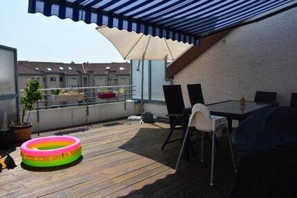 Stilvolle Maisonette Wohnung mit sonniger Dachterrasse - Neusäß