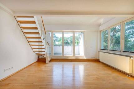 Lichtdurchflutete Maisonettewohnung mit Terrasse in bester Lage - Berlin Nikolassee