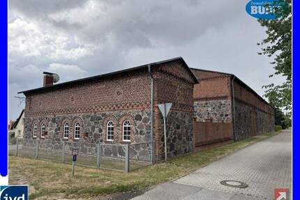 Denkmalgeschütztes Ensemble - Beeindruckende Feldsteinscheune und Pension mit großem Potential - Ahrensfelde Blumberg