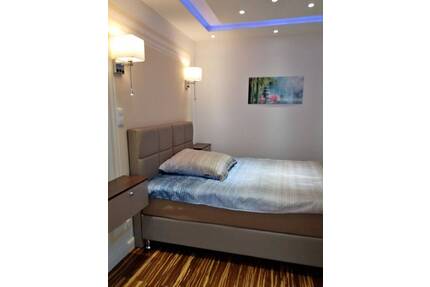 Wohnung mit 2 Zimmern komplett renoviert und möbliert - Heidelberg Altstadt