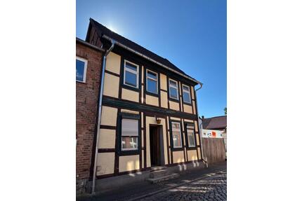 Fachwerkhaus mit Sanierungspotenzial in zentraler Grabow Lage