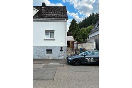 Haus in Ruhiger Lage - 99.000,00&nbsp;EUR Kaufpreis, ca.&nbsp; 127,00&nbsp;m&sup2; in Rodalben (PLZ: 66976)