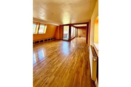 SELTENE PENTHOUSE-WOHNUNG IN BERLIN-MOABIT