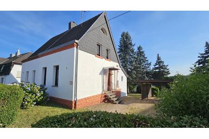 Renoviertes Einfamilienhaus mit Garten in ruhiger Lage - Friedrichsthal