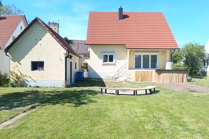 Einfamilienhaus - 1.480,00&nbsp;EUR Kaltmiete, ca.&nbsp; 150,00&nbsp;m&sup2; in Landau an der Isar (PLZ: 94405)