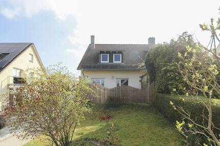 Oberhohndorf + Doppelhaushälfte + sofort beziehbar + 2 Terrassen + Garage + neu renoviert - Zwickau