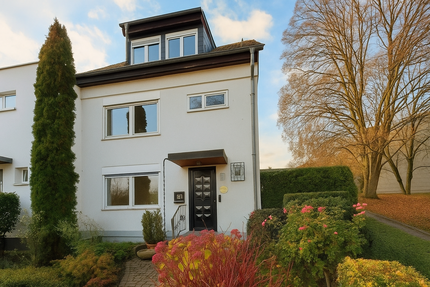 Schwalbach: Reihenendhaus mit viel Platz und großem Garten für Ihre Familie