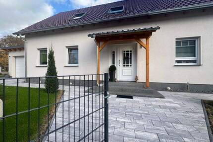 Moderner Wohntraum A+ EFH mit Pool & Garage in Kliniknähe - Leipzig Lindenthal