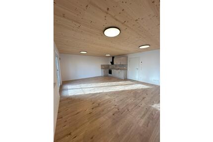 Moderne und helle 4-Zimmer Neubau-Wohnung in Deggendorf