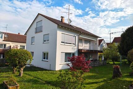 Großzügige 3 Zimmer-Wohnung mit Balkon und Einbauküche - Leonberg