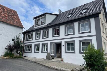 Schicke 3 Zimmer Wohnung mit Garage nähe Bamberg nähe Klinikum - Stegaurach