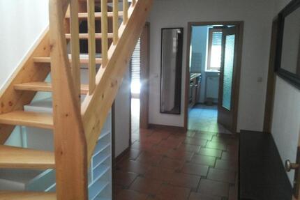 Helle 4 Zimmer Galerie Wohnung Bad Abbach mit EBK, Balkon