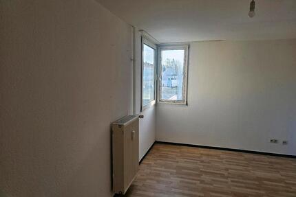 Helle 1-Zimmer Wohnung mit Einbauküche & TG-Stellplatz. - Homburg