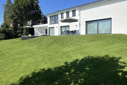 Haus zum Kaufen in Ostfildern 1.997.500,00 € 325 m²