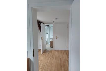 1-Zimmer-Wohnung in Walldorf mit Dachcharme in zentrumsnaher Lage