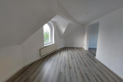 Wunderschöne 4-Raum-Dachgeschosswohnung mit Balkon in Zittau