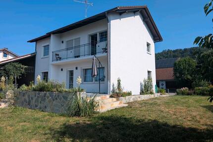 Modernisiertes Einfamilienhaus im Perach zum Verkauf von Privat
