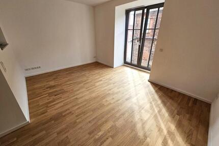 Wohnen im Denkmal - 3 Zimmer, Balkon, Parkett, modernes Bad, Gäste- WC, Fußbodenheizung & Stellplatz - Magdeburg Neue Neustadt