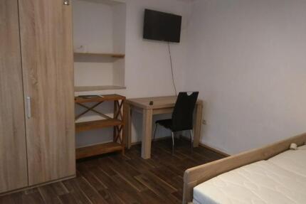 ***WOHNEN IN EINER WG*** - 260,00&nbsp;EUR Kaltmiete, ca.&nbsp; 14,00&nbsp;m&sup2; in Feuchtwangen (PLZ: 91555)