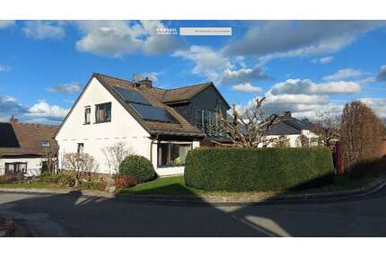 Haus zum Kaufen in Arnsberg Neheim 498.000,00 € 285 m² - Arnsberg / Neheim