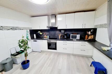 5 ZKB mit Balkon und Keller - 1.300,00&nbsp;EUR Kaltmiete, ca.&nbsp; 153,00&nbsp;m&sup2; in Lautertal (Odenwald) (PLZ: 64686)