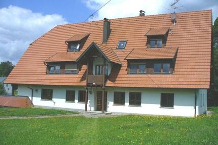2 Zimmer Wohnung in Königsfeld - 500,00&nbsp;EUR Kaltmiete, ca.&nbsp; 71,00&nbsp;m&sup2;&nbsp;Wohnfl&auml;che in Königsfeld im Schwarzwald (PLZ: 78126) Weiler