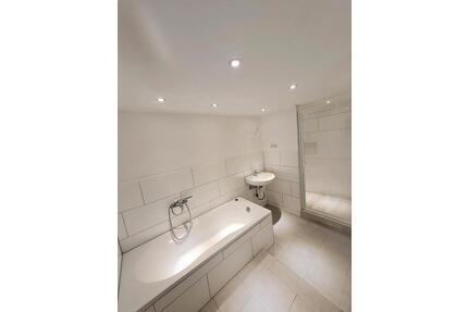 großzügige Wohnung - 850,00&nbsp;EUR Kaltmiete, ca.&nbsp; 140,00&nbsp;m&sup2; in Wissen (PLZ: 57537)