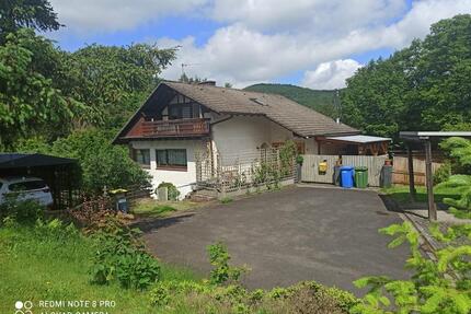 Freistehendes Wohnhaus mit drei Wohnungen | nahe Bad Wildungen - Edertal