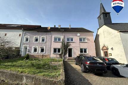 Attraktives Mehrfamilienhaus mit Entwicklungspotenzial - vier Wohneinheiten in zwei Gebäuden - Merzig / Fitten
