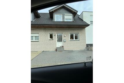 Modernisiertes Reiheneckhaus - 335.000,00&nbsp;EUR Kaufpreis, ca.&nbsp; 180,00&nbsp;m&sup2; in Osnabrück (PLZ: 49076) Hafen